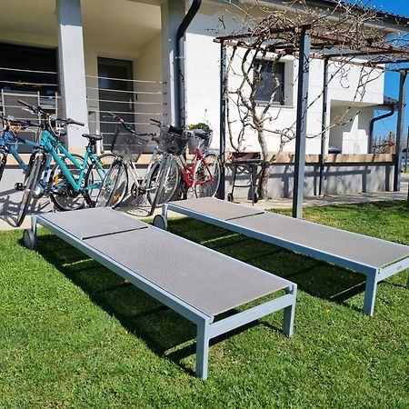 Na Off Villa Radenci Bagian luar foto